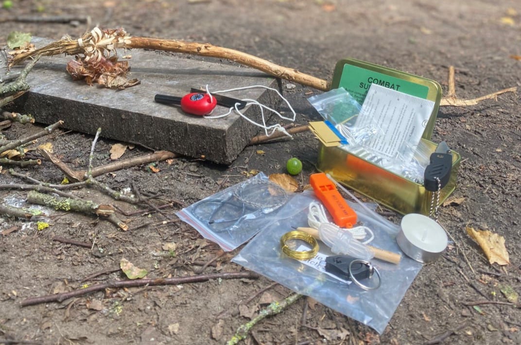 Survival kit bij The Gathering bushcraft