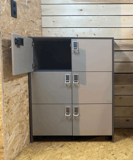 Gratis lockers en frigo ter beschikking van onze bezoekers